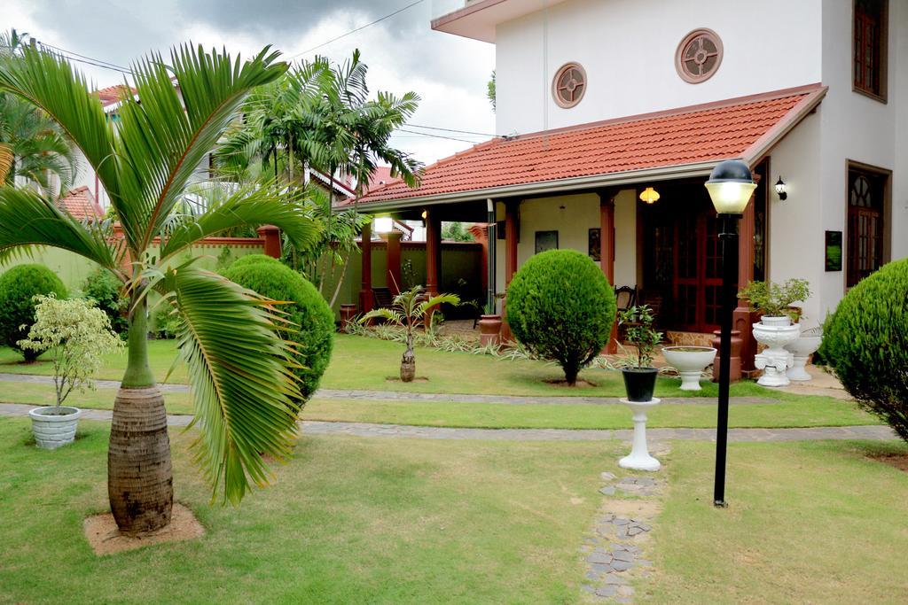 The Norfolk Heritage Airport Villa Katunayaka Rum bild